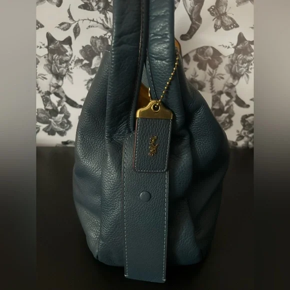 COACH BANDIT 39 EUC - Picture 4 of 12